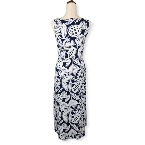 Elegant Navy and White Floral Dress - Picture 4 of 12